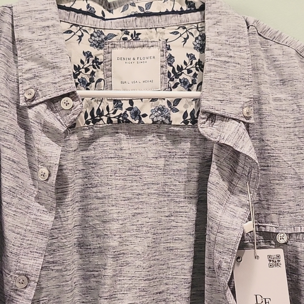 Men's casual dress shirt